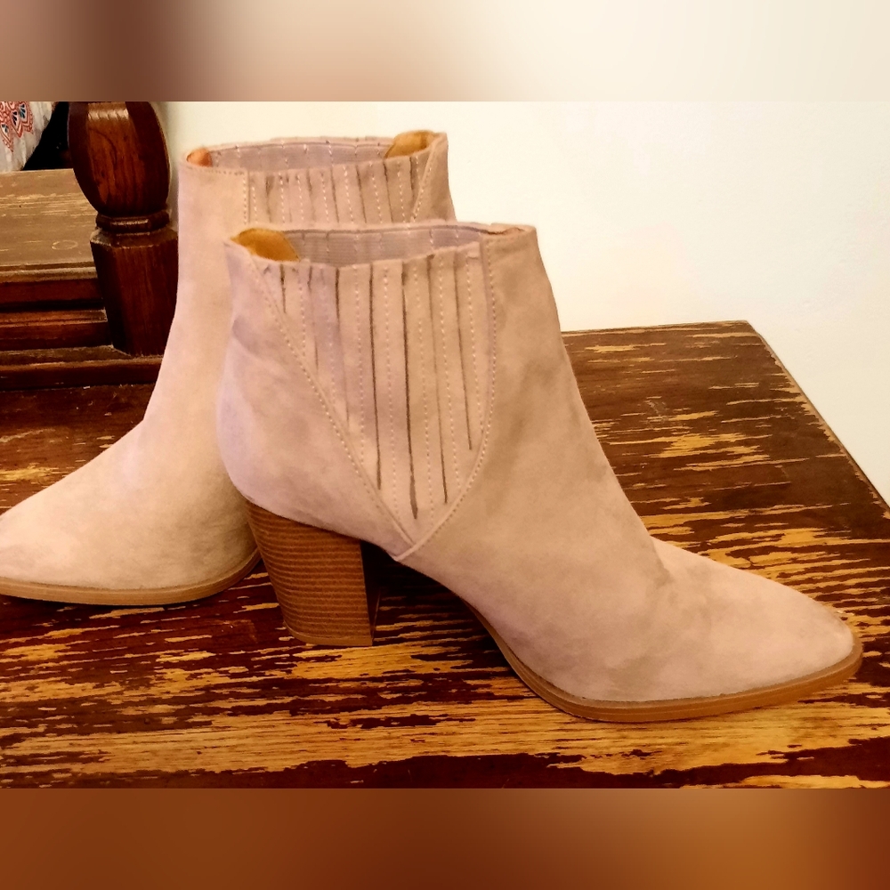 Boot - Picture 9 of 16